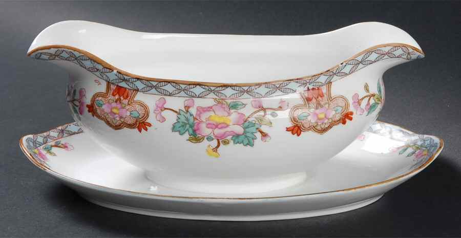 Berkeley Gravy Boat with Attached Underplate by Noritake-1