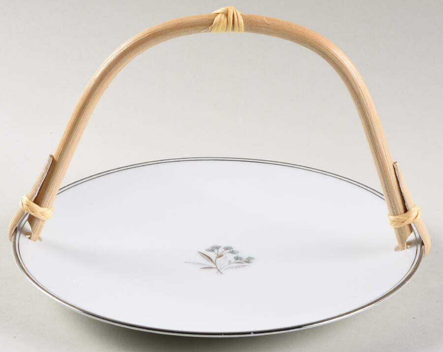 Bessie 5 3/8"-5 5/8" Bamboo Handled Serving Plate  HC by Noritake-1