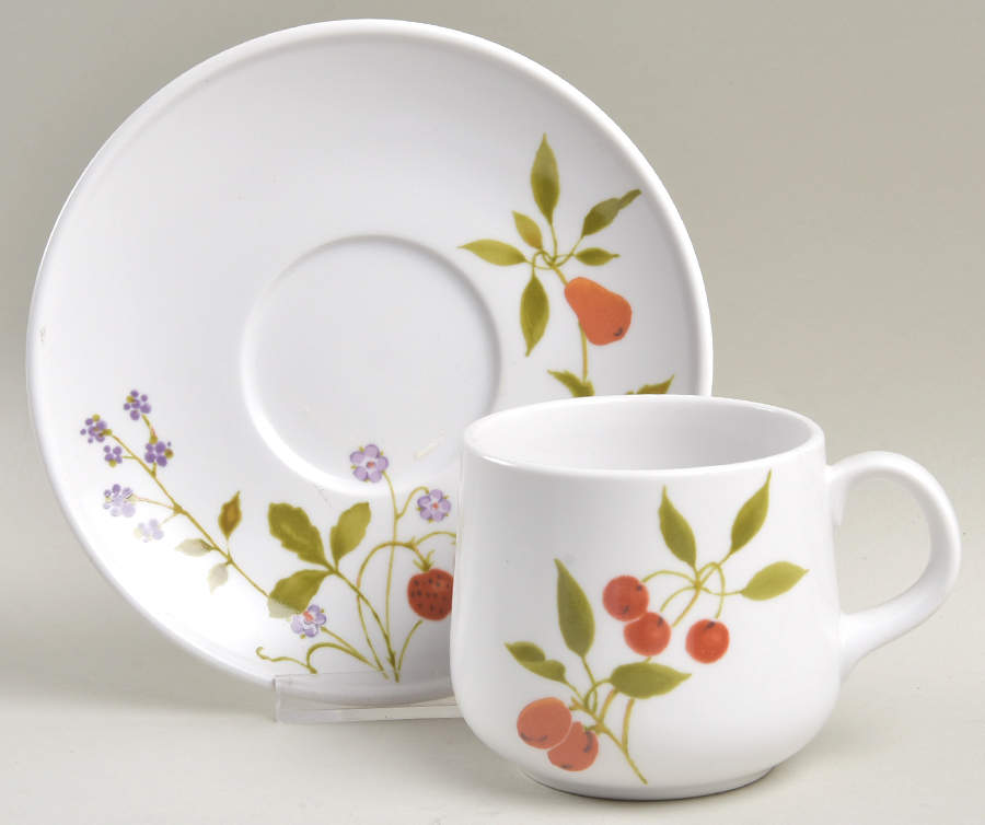 Berries 'n Such Flat Cup & Saucer Set by Noritake-1