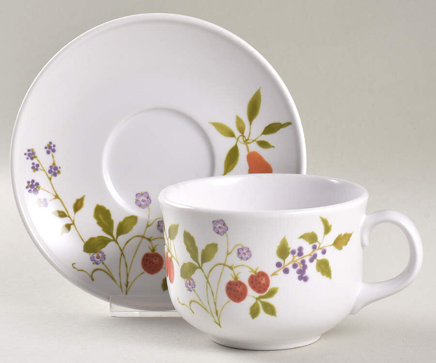 Berries 'n Such Oversized Cup & Saucer Set by Noritake-1