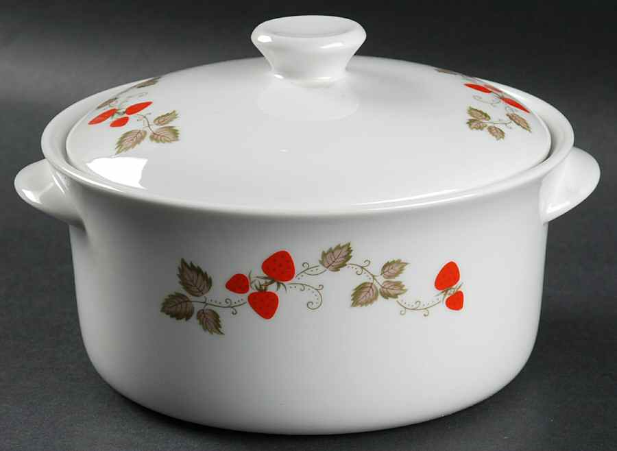 Berry Time 1.25 Qt Round Covered Casserole by Noritake-1
