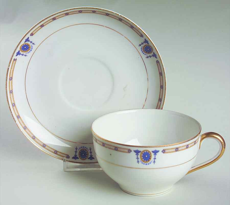 Beverly  Oversized Cup & Saucer Set by Noritake-1
