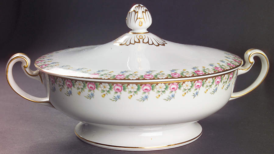 Beverly Round Covered Vegetable by Noritake-1