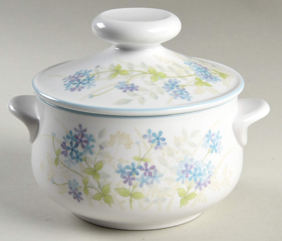 Bewitch 1.25 Qt Round Covered Casserole by Noritake-1