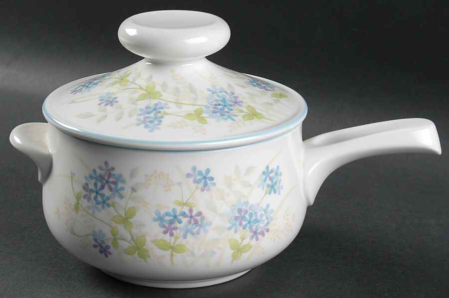 Bewitch 1.25 Qt Round Covered Casserole by Noritake-1