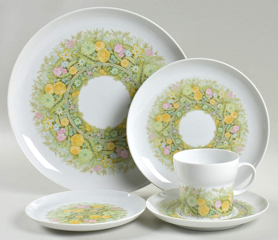 Bimini 40 Piece Estate Set by Noritake-1