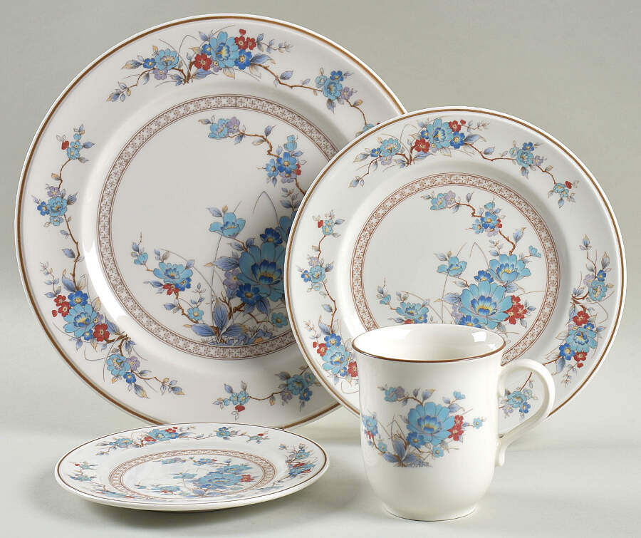Bleufleur 4 Piece Place Setting by Noritake-1
