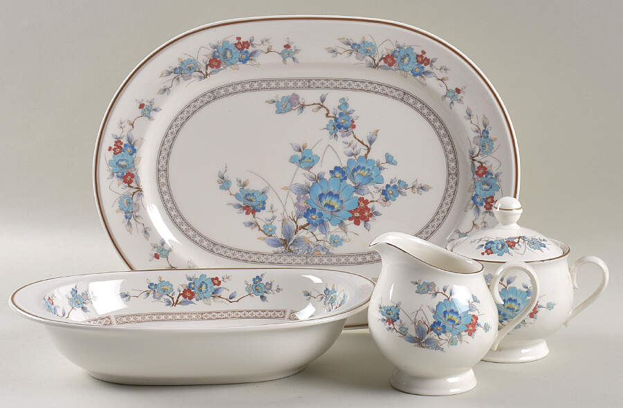 Bleufleur 5 Piece Hostess Set by Noritake-1