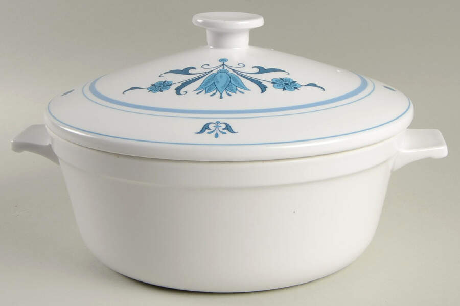 Blue Haven 2.5 Qt Round Covered Casserole by Noritake-1