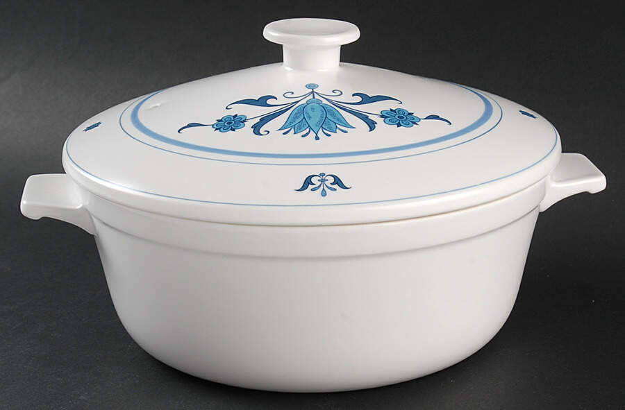 Blue Haven 2.5 Qt Round Covered Casserole by Noritake-1