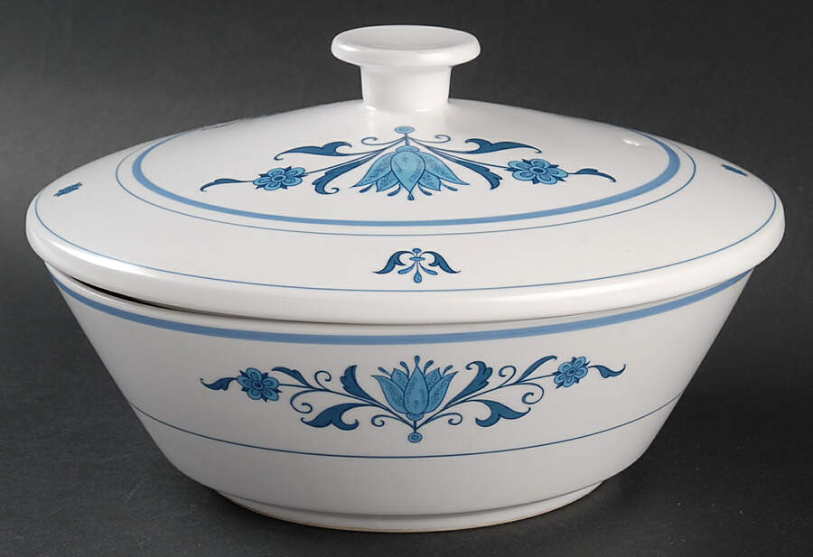 Blue Haven 1.75 Qt Round Covered Casserole by Noritake-1