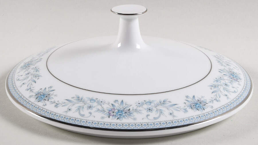 Blue Hill Lid for Round Vegetable by Noritake-1