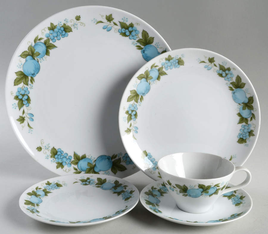 Blue Orchard 5 Piece Place Setting by Noritake-1
