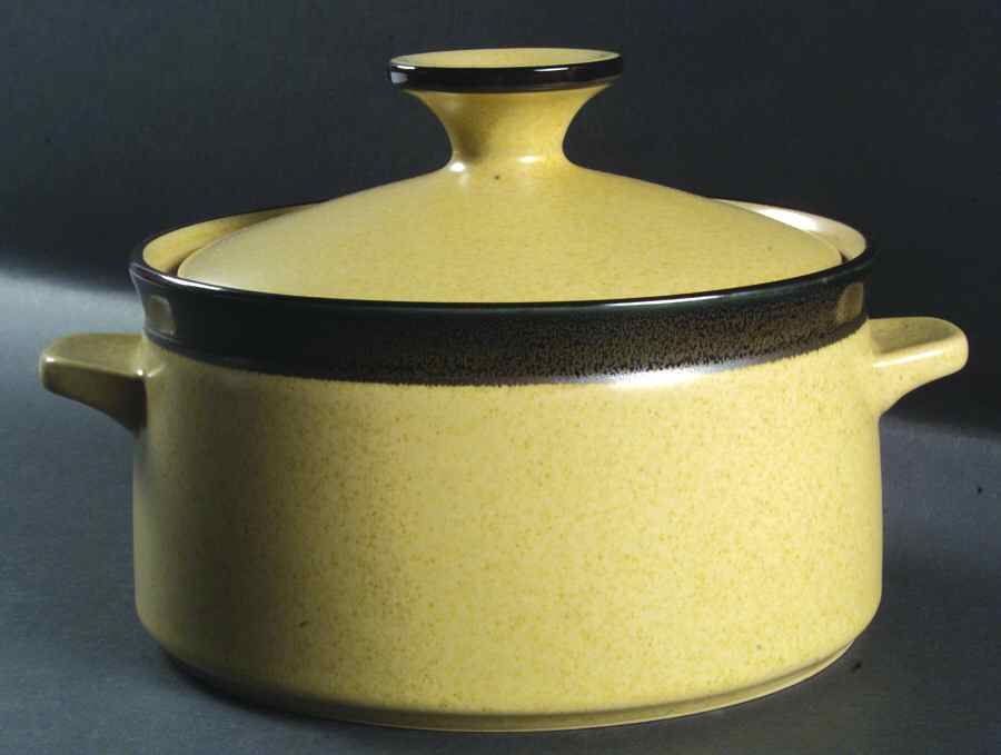 Blueberry 2.25 Qt Round Covered Casserole by Noritake-1