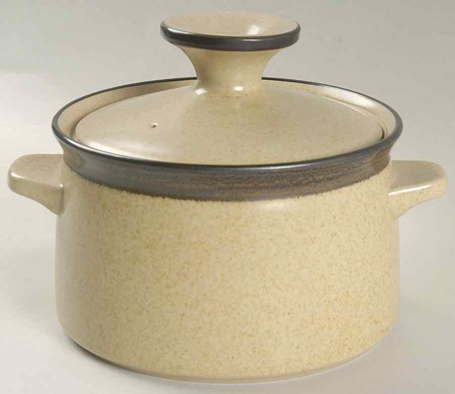 Blueberry 1 Qt Round Covered Casserole by Noritake-1