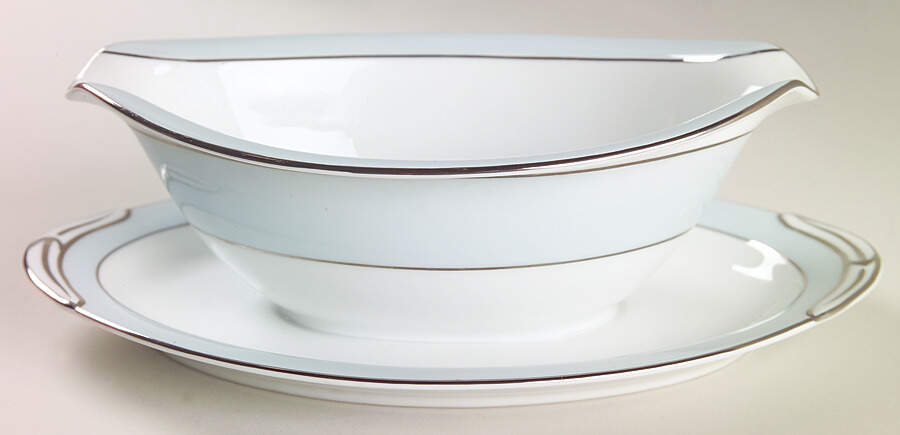 Bluedale Gravy Boat with Attached Underplate by Noritake-1