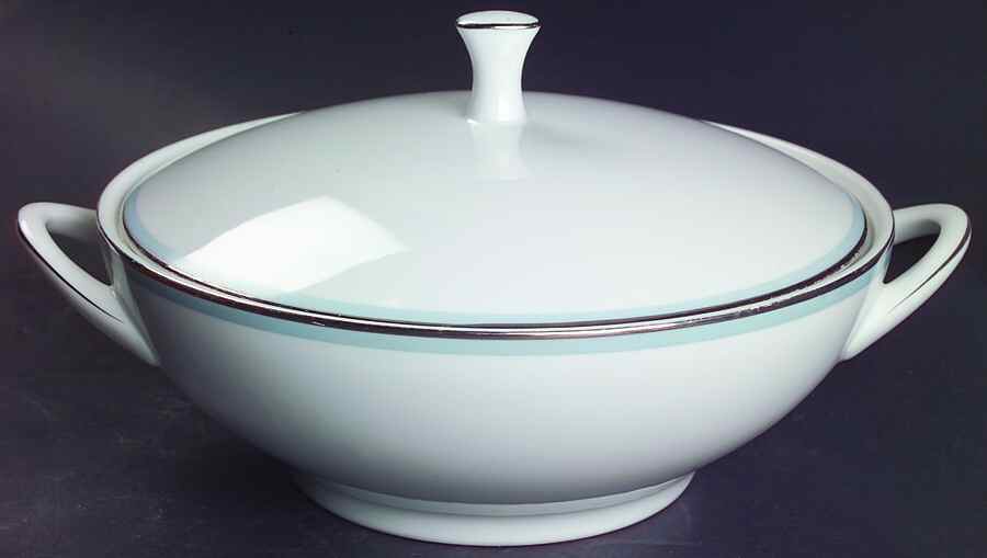 Bluetone Round Covered Vegetable by Noritake-1