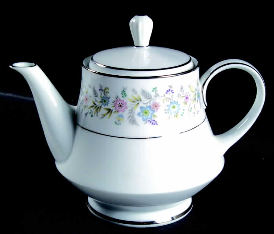 Blythe Teapot & Lid by Noritake-1