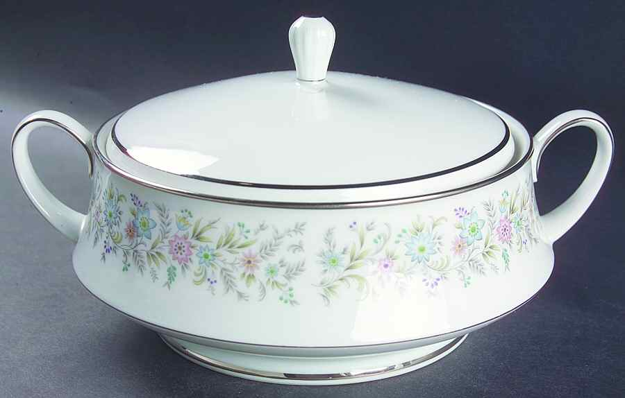 Blythe Round Covered Vegetable by Noritake-1