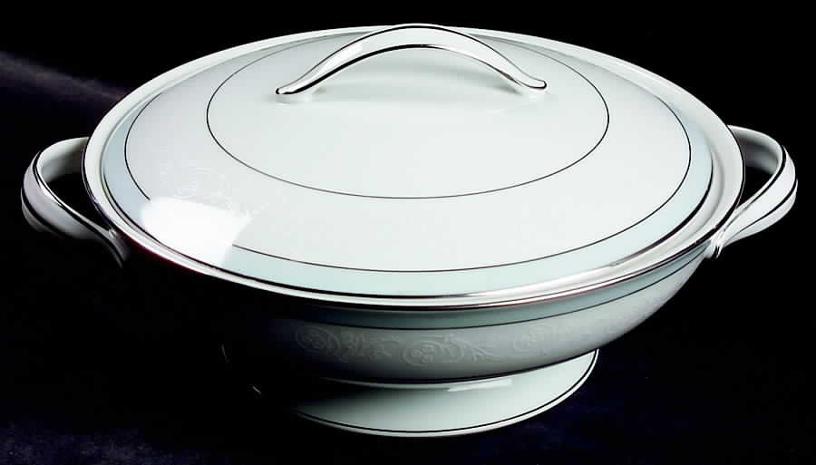 Brandon Round Covered Vegetable by Noritake-1