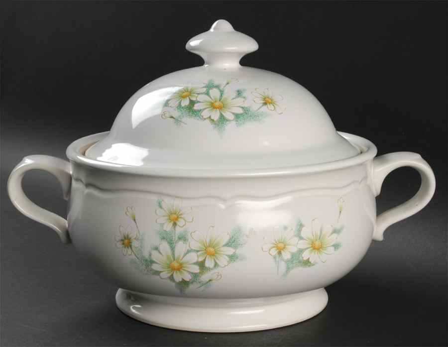 Brighteyes 2 Qt Round Covered Casserole by Noritake-1