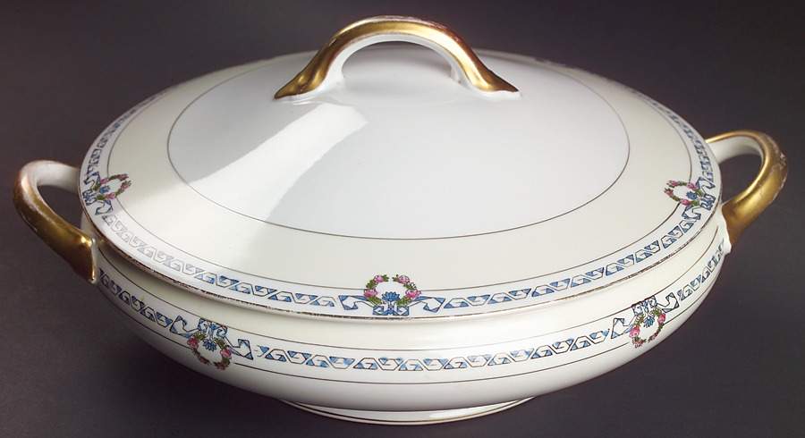 Briarcliffe Round Covered Vegetable by Noritake-1