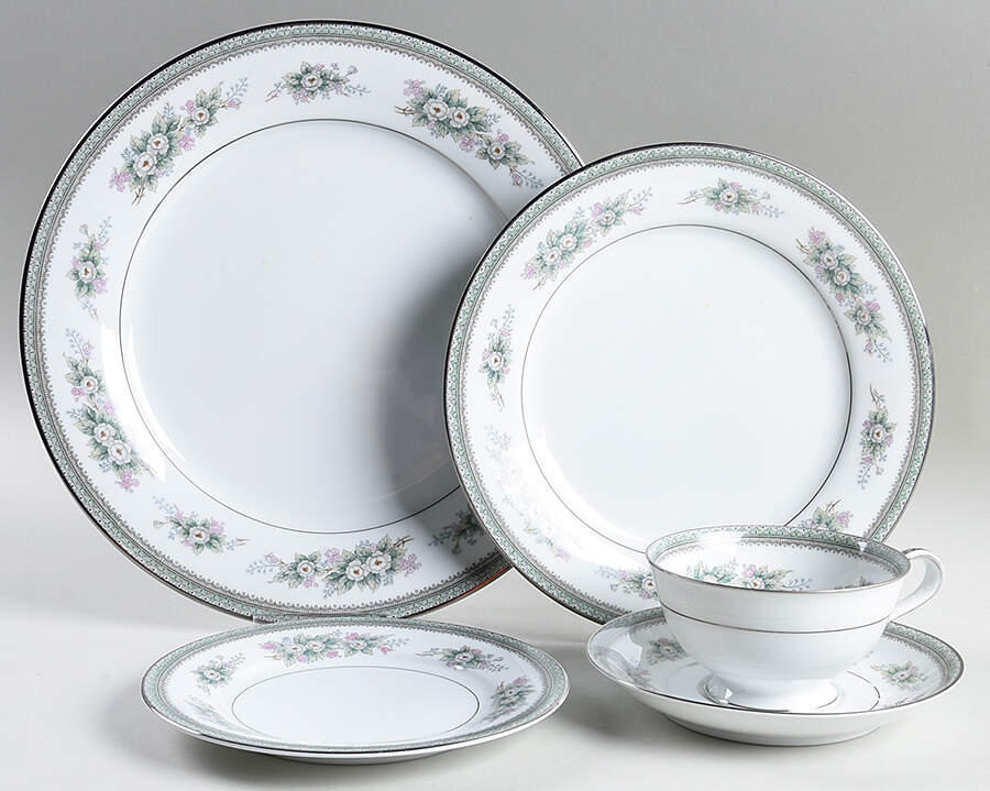 Bristol 40 Piece Estate Set by Noritake-1