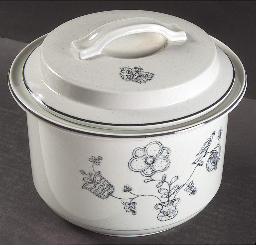 Bristol 2.5 Qt Round Covered Casserole by Noritake-1