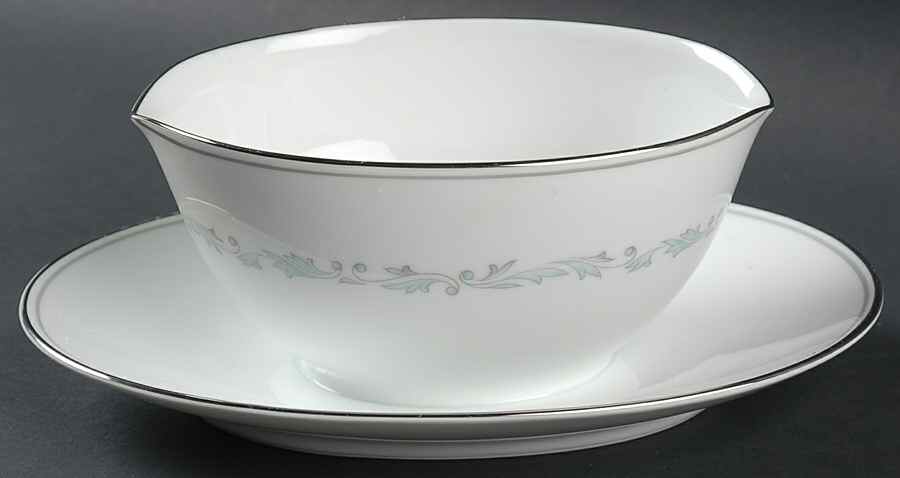 Brooklane Gravy Boat with Attached Underplate by Noritake-1