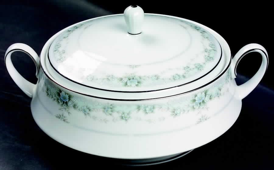 Brookfield Round Covered Vegetable by Noritake-1