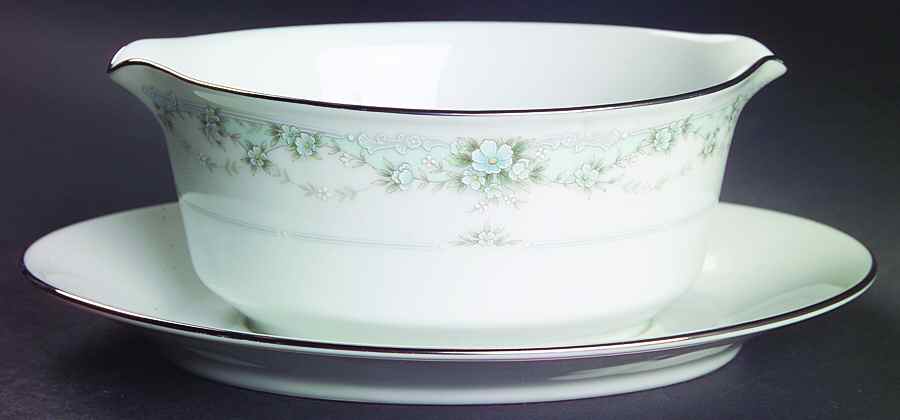 Brookfield Gravy Boat with Attached Underplate by Noritake-1