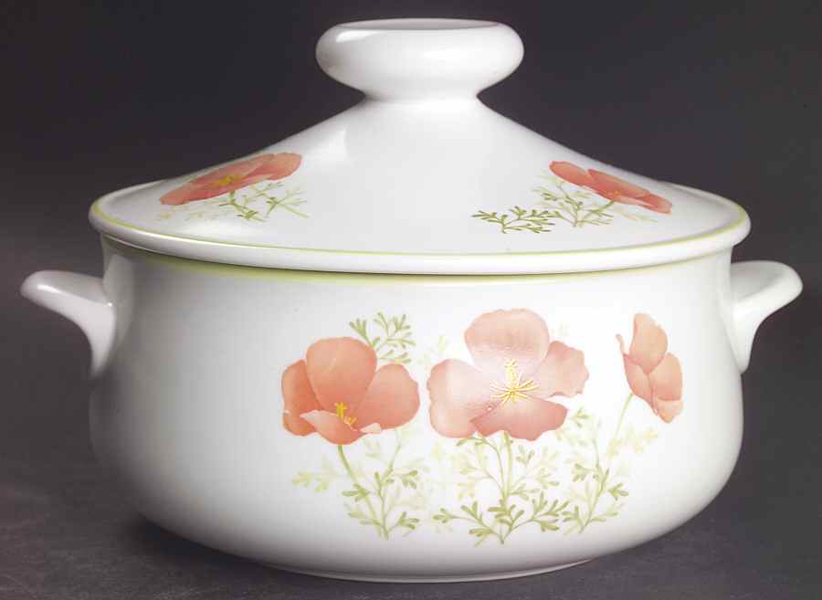 Bright Side 2.5 Qt Round Covered Casserole by Noritake-1