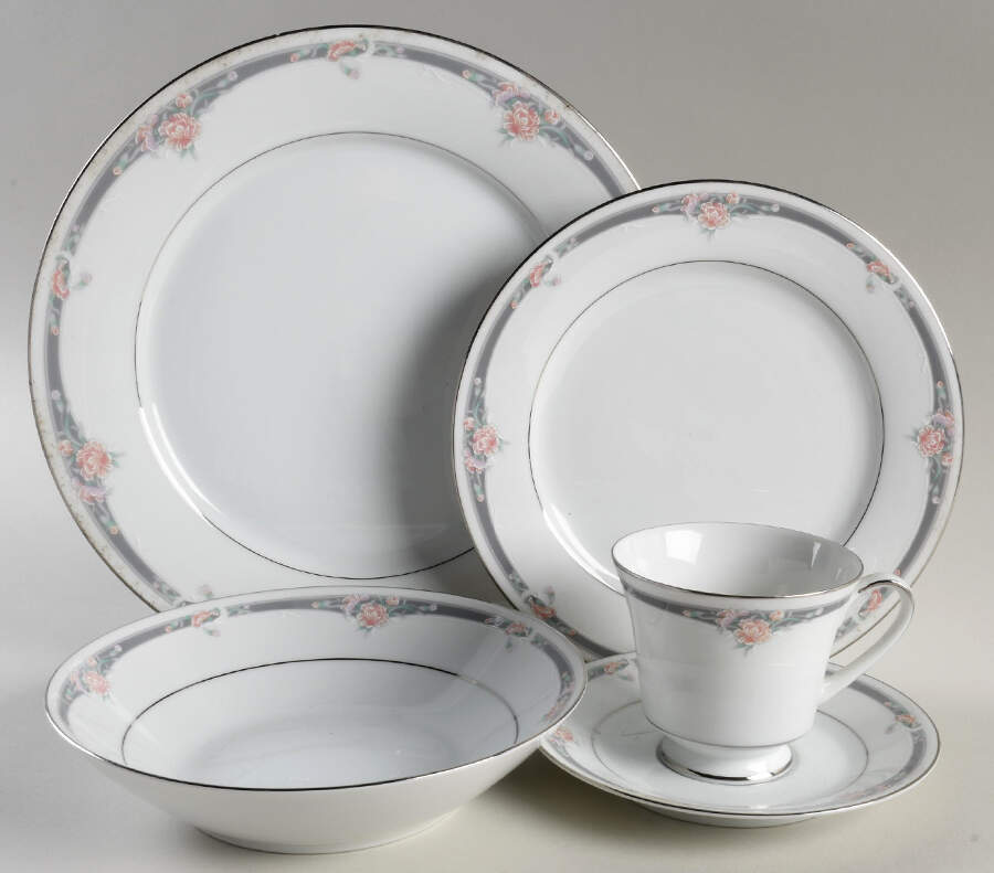 Brussels 5 Piece Place Setting by Noritake-1
