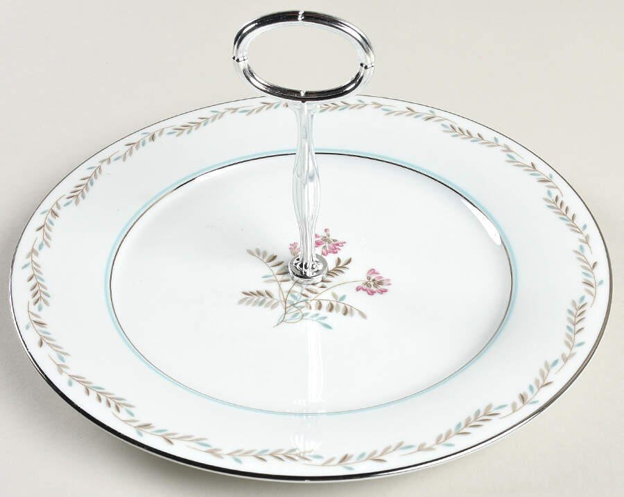Bryce Round Serving Plate with Center Handle (Dp) Hc by Noritake-1
