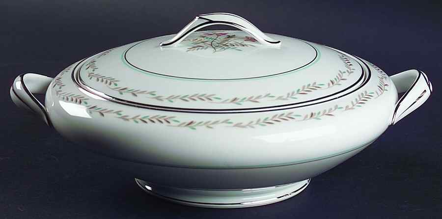 Bryce Round Covered Vegetable by Noritake-1