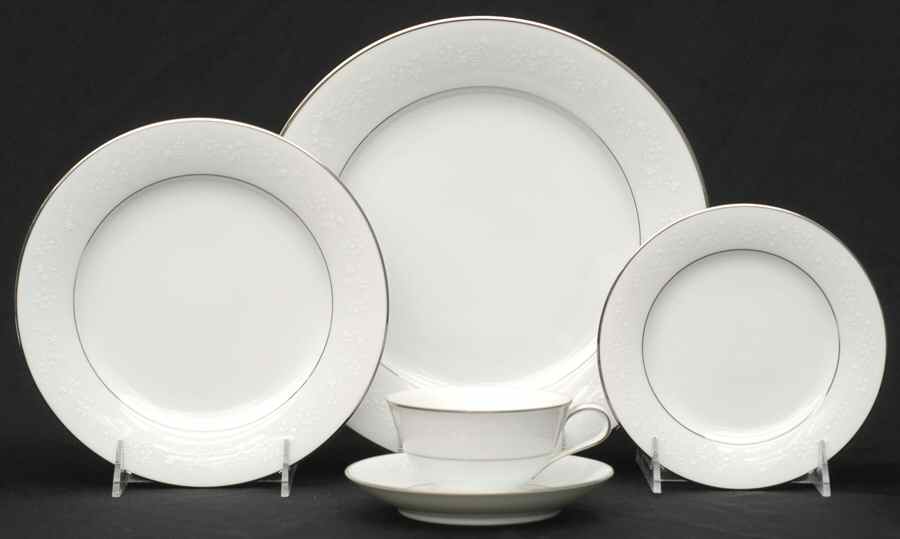 Buckingham 5 Piece Place Setting by Noritake-1
