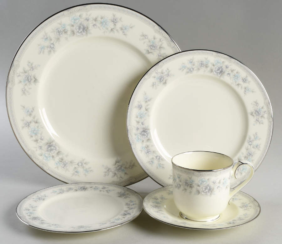 Buena Vista 40 Piece Estate Set by Noritake-1