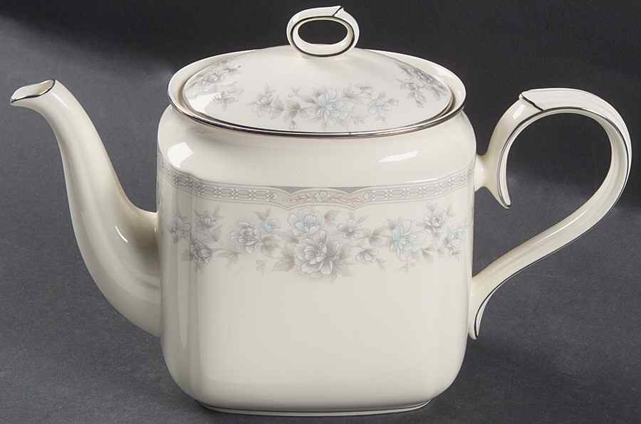 Buena Vista Teapot & Lid by Noritake-1