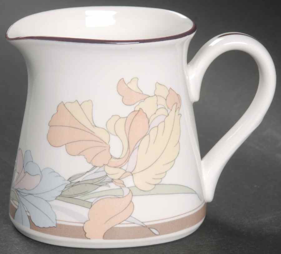 Cafe Du Jour Creamer by Noritake-1