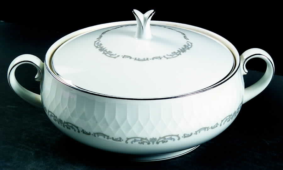 Camden Round Covered Vegetable by Noritake-1
