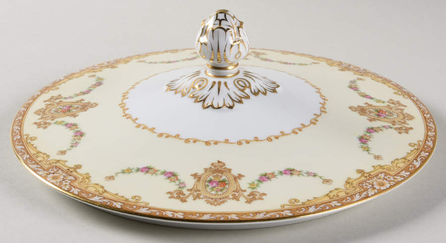 Camillia (3950 & NO #) Lid for Round Vegetable by Noritake-1