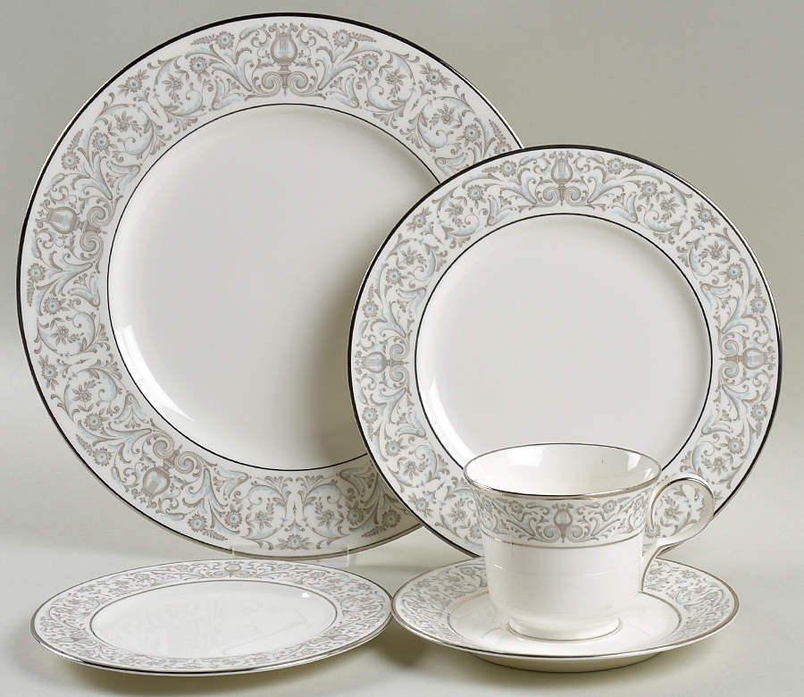 Canterbury 5 Piece Place Setting by Noritake-1