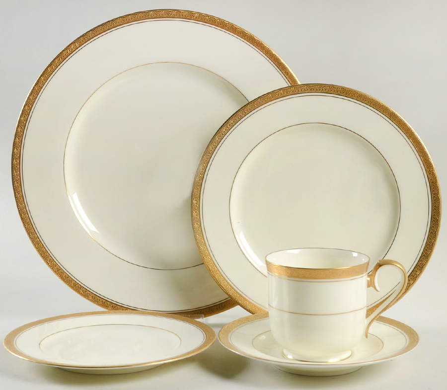 Canterbury 5 Piece Place Setting by Noritake-1