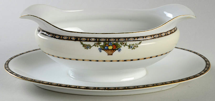 Carlow Gravy Boat with Attached Underplate by Noritake-1