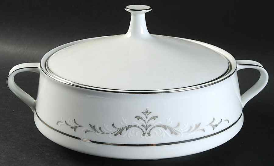 Caroline Round Covered Vegetable by Noritake-1