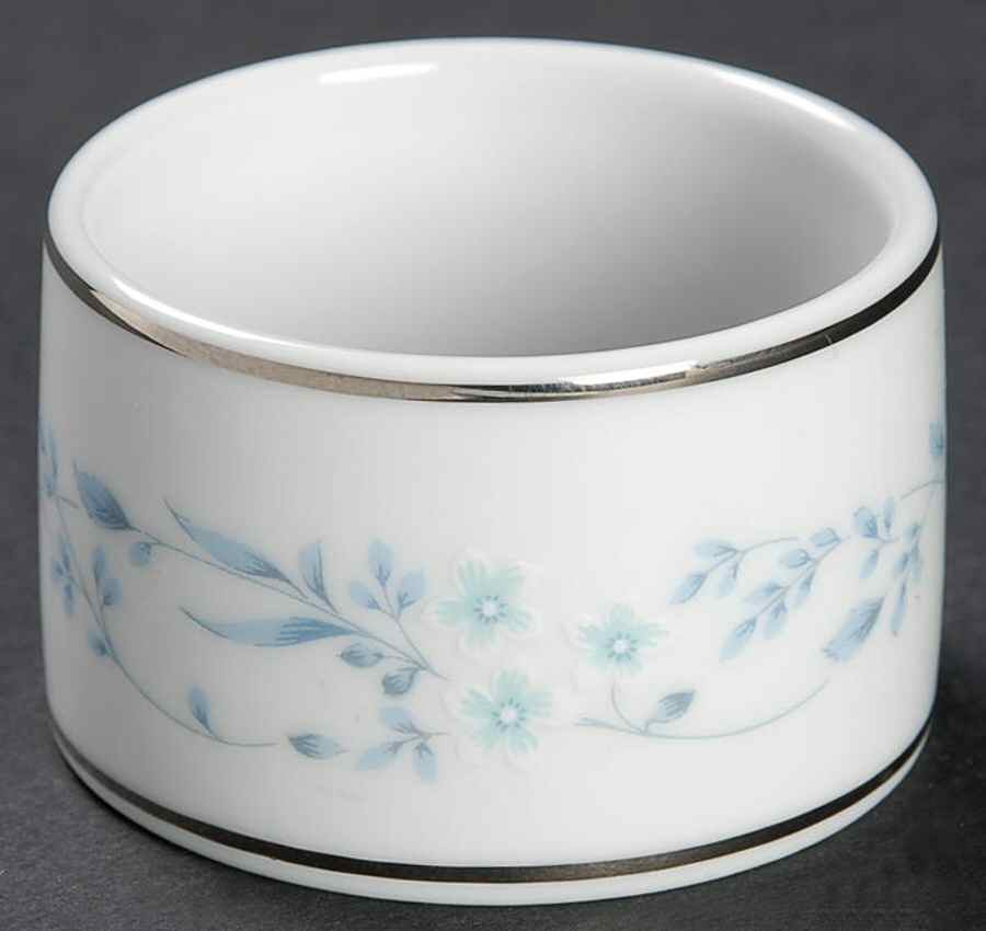 Carolyn Napkin Ring by Noritake-1