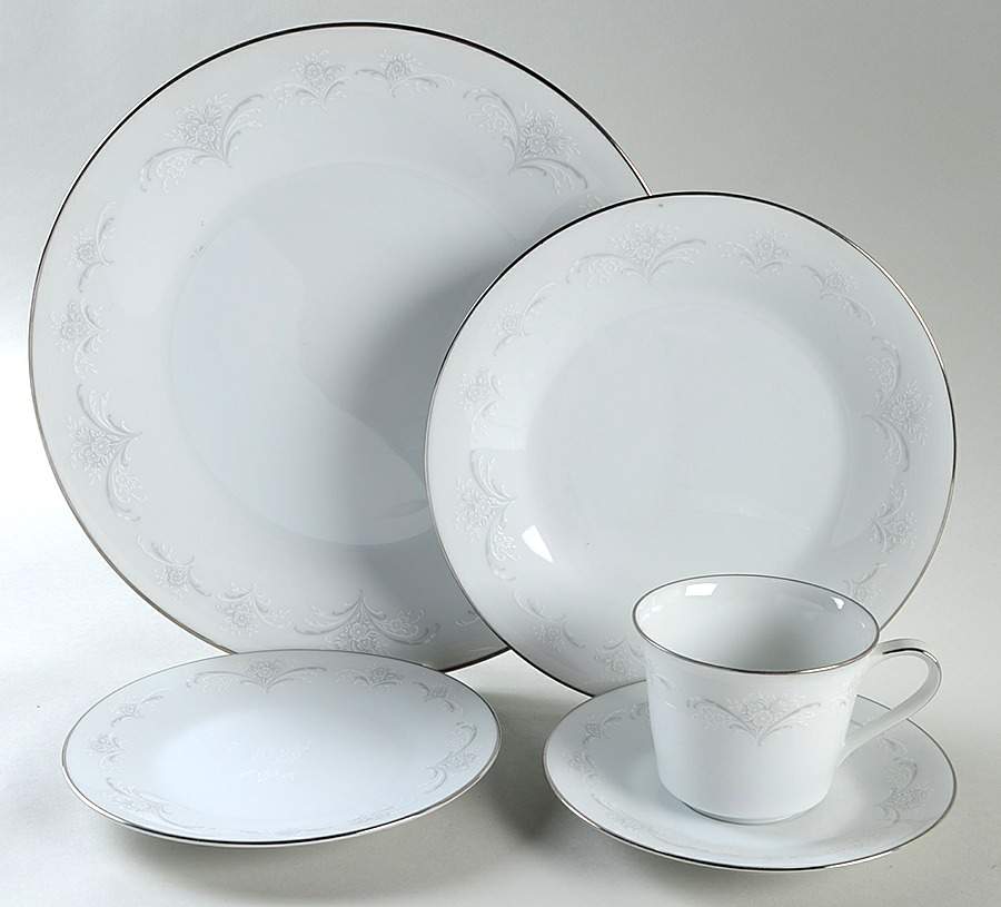Casablanca 5 Piece Place Setting by Noritake-1