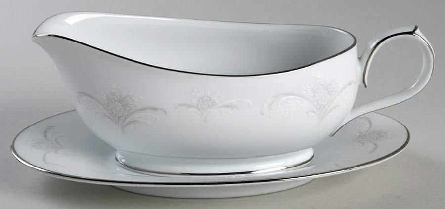 Casablanca Gravy Boat & Underplate by Noritake-1