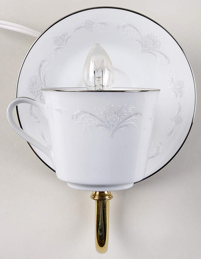 Casablanca 7 1/2"-7 3/4" Electric Wall Sconce HC by Noritake-1