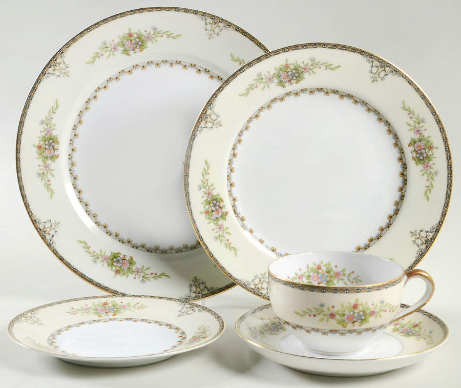 Castella 5 Piece Place Setting by Noritake-1